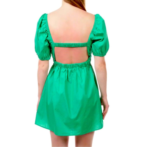 🔴 CLEARANCE PUFF SLEEVE CUTOUT SKATER DRESS NWT SZ MEDIUM - Picture 2 of 3